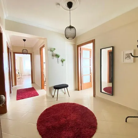 Apartment Center Spacious Flat No9