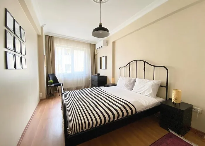 Center Spacious Flat No9