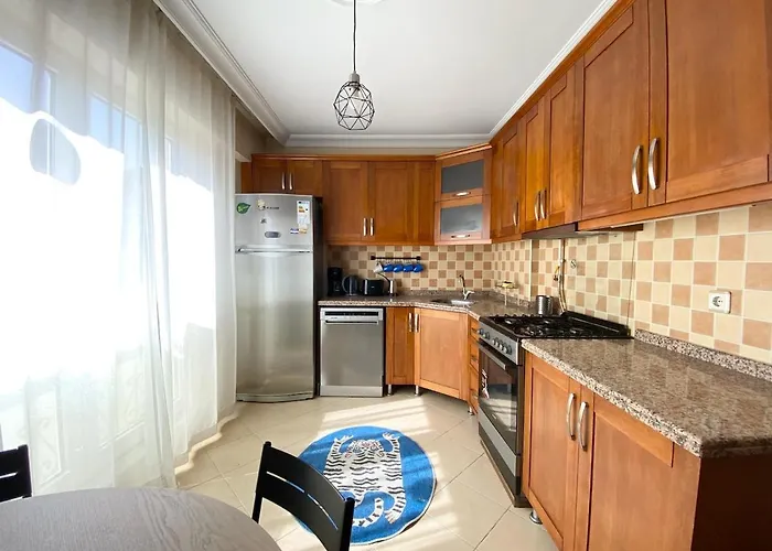 Center Spacious Flat No9 *