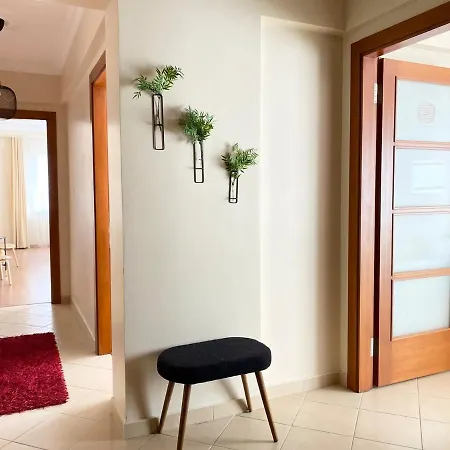 Center Spacious Flat No9 דירה
