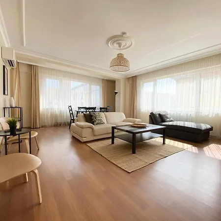 Center Spacious Flat No9 דירה