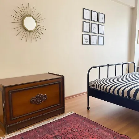 Center Spacious Flat No9 *